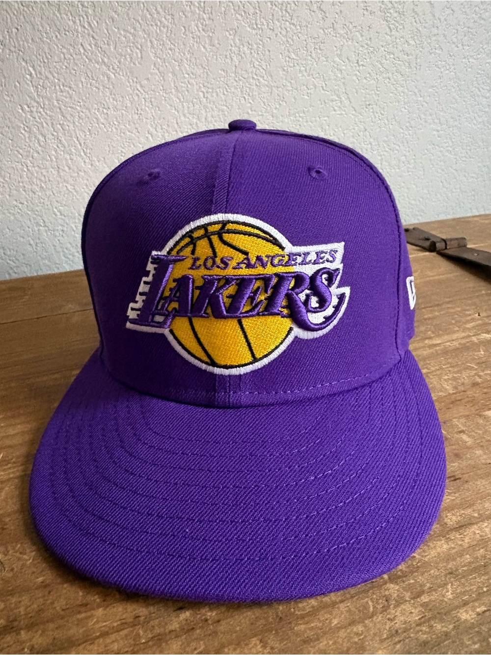 New Era Los Angeles Lakers Purple and Yellow Snapback Hat 7 1/8 Fitted 🧢 🏀 🟣🟡